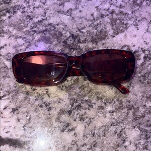 Elegant Tortoise Shell Sunglasses